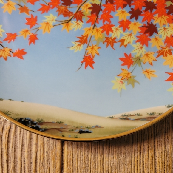 Beautiful Fall plate 10" in diameter made for Franklin Mint. - Picture 7 of 7